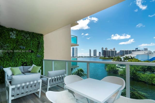 3300 NE 190 Street 516, Aventura, FL 33180