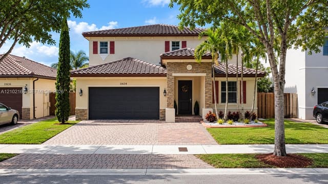11634 SW 151st Path, Miami, FL 33196