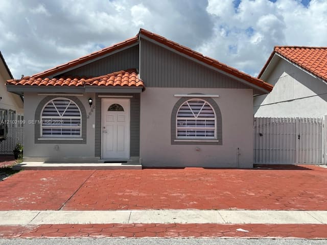 2682 W 74th Terrace, Hialeah, FL 33016
