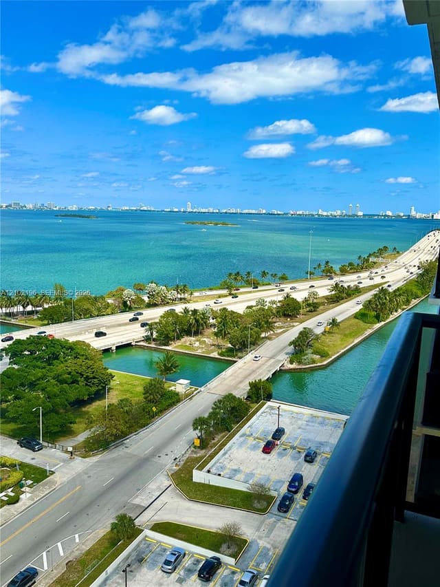 600 NE 36th Street 2015, Miami, FL 33137