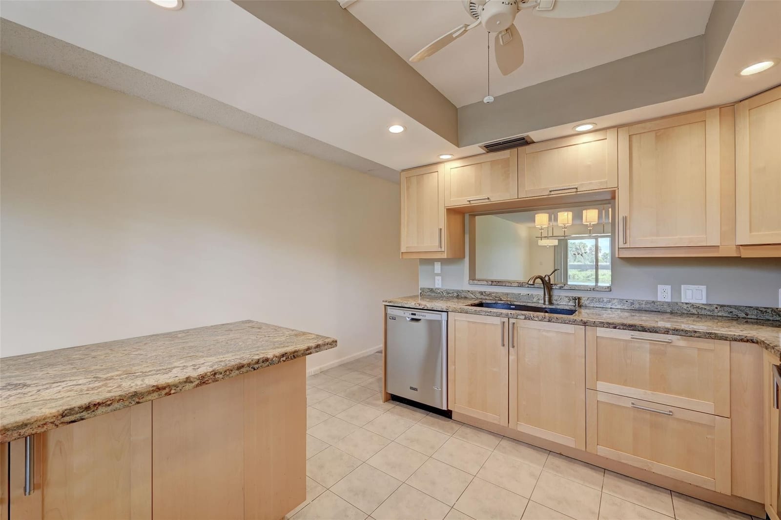 4402 MARTINIQUE Court D2 — photo 5
