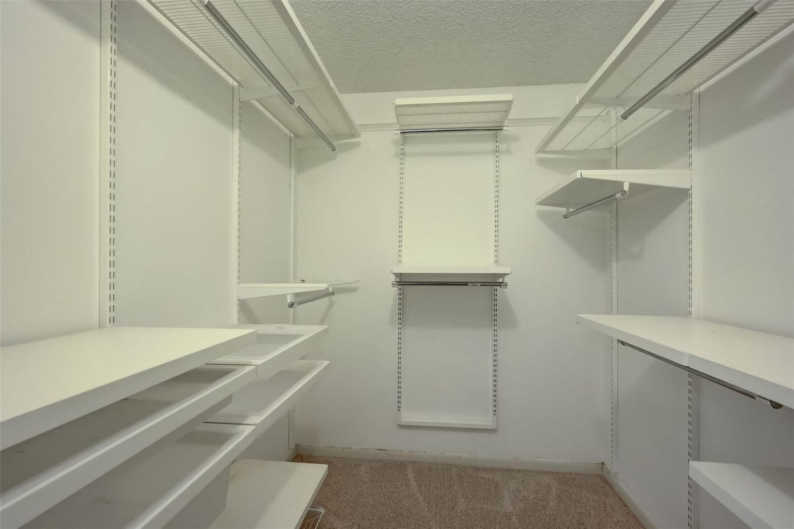 4402 MARTINIQUE Court D2 — photo 8