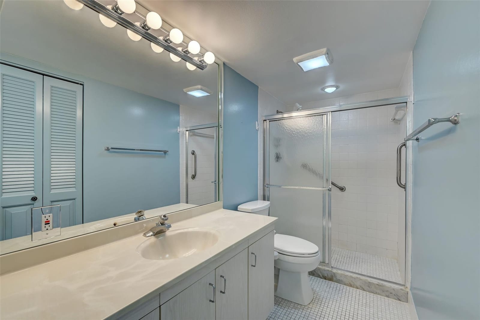 4402 MARTINIQUE Court D2 — photo 10