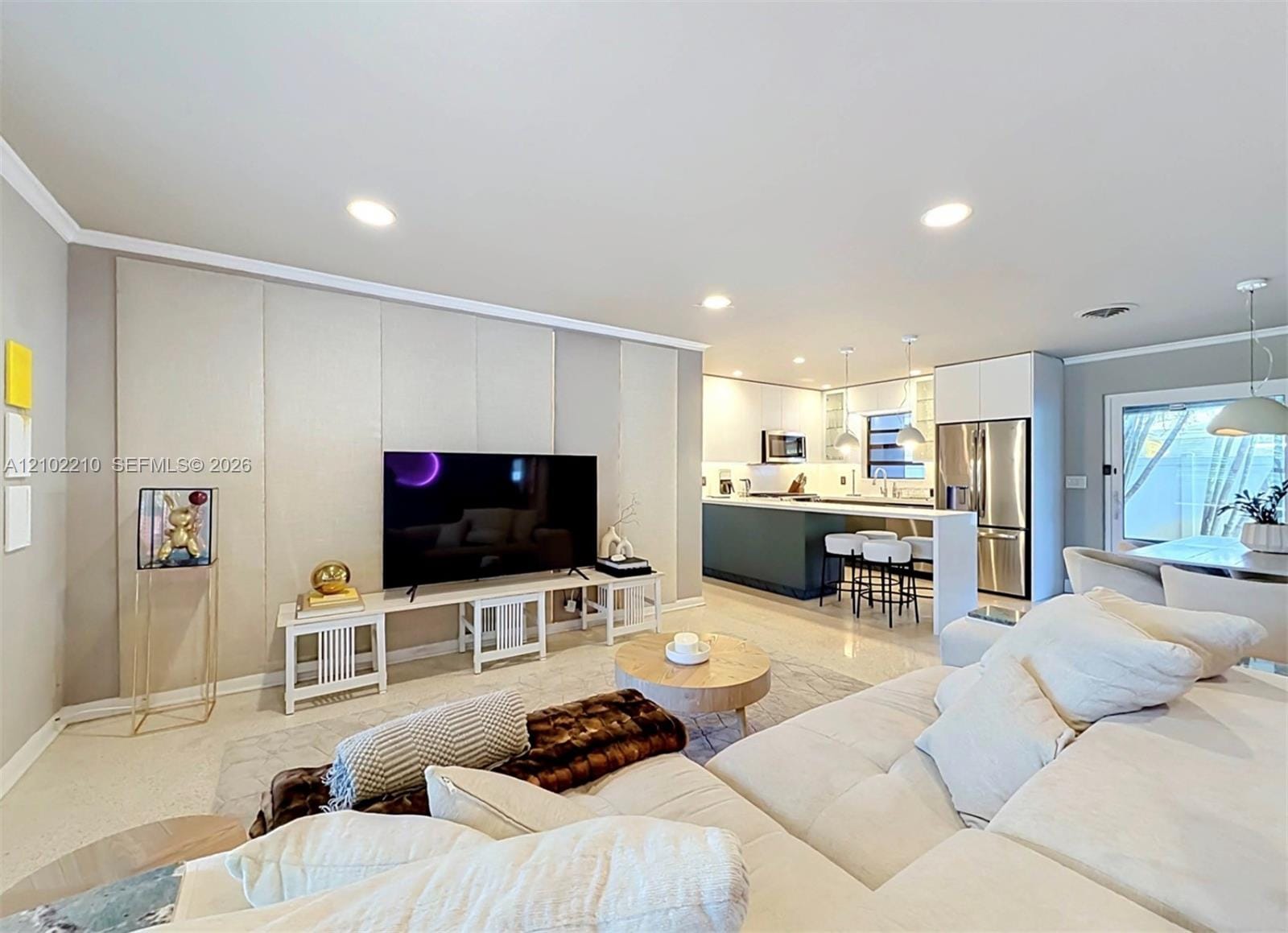 2400 NE 5th Avenue — photo 5