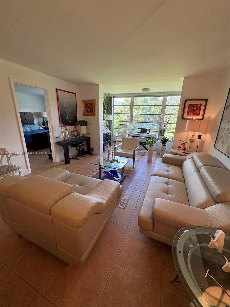 9641 Sunrise Lakes Boulevard 203, Sunrise, FL 33322 photo 19