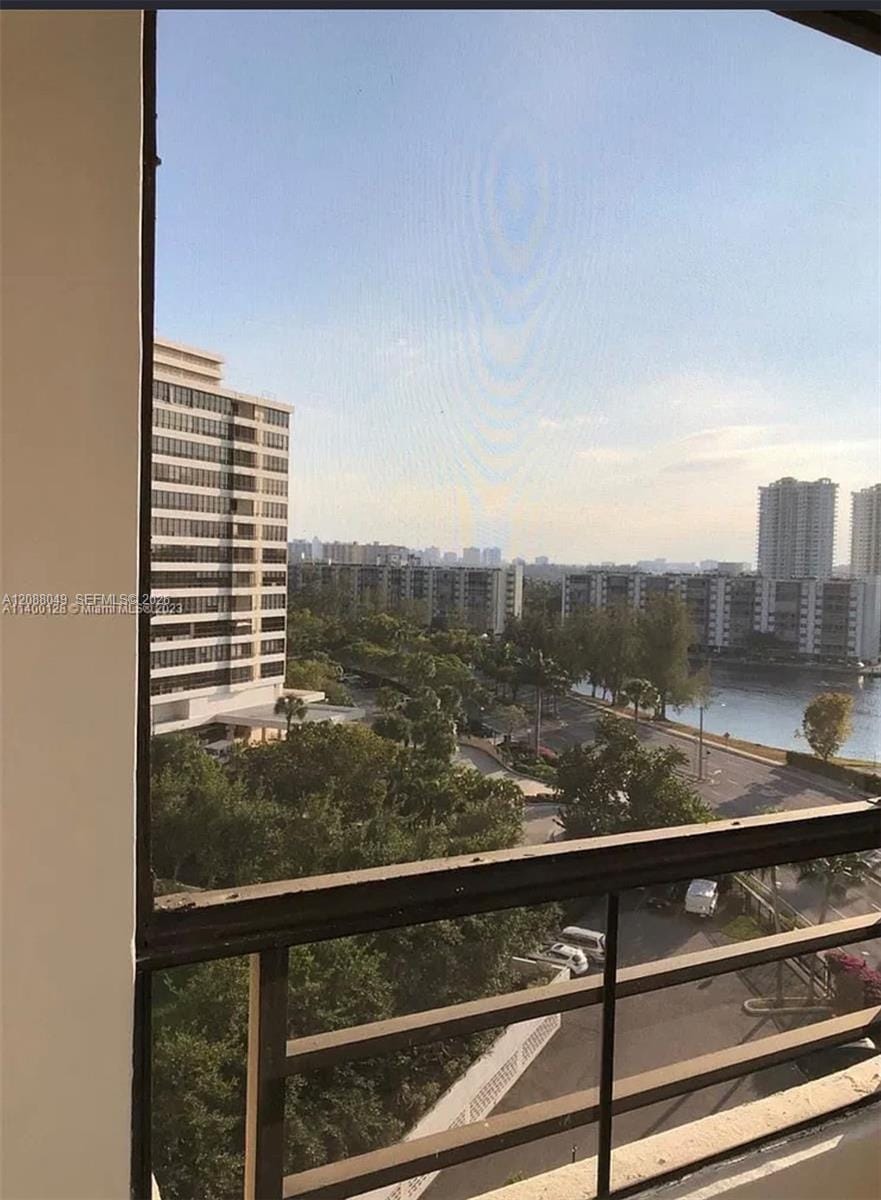 600 Three Islands Boulevard 807 — photo 2