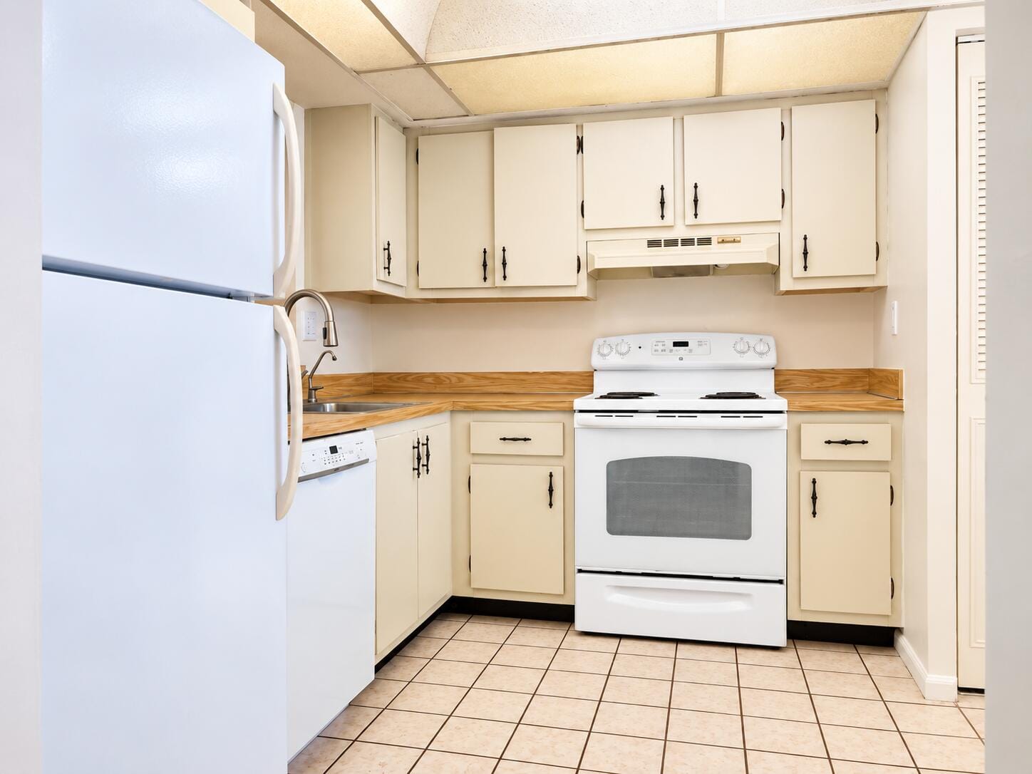 357 N Rock Island Road 407, Margate, FL 33063 photo 6