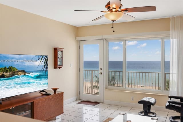 300 Oregon Street 407, Hollywood, FL 33019