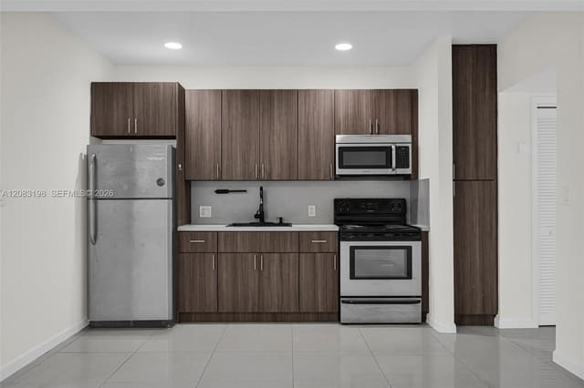 18 NW 45th Street B, Miami, FL 33127