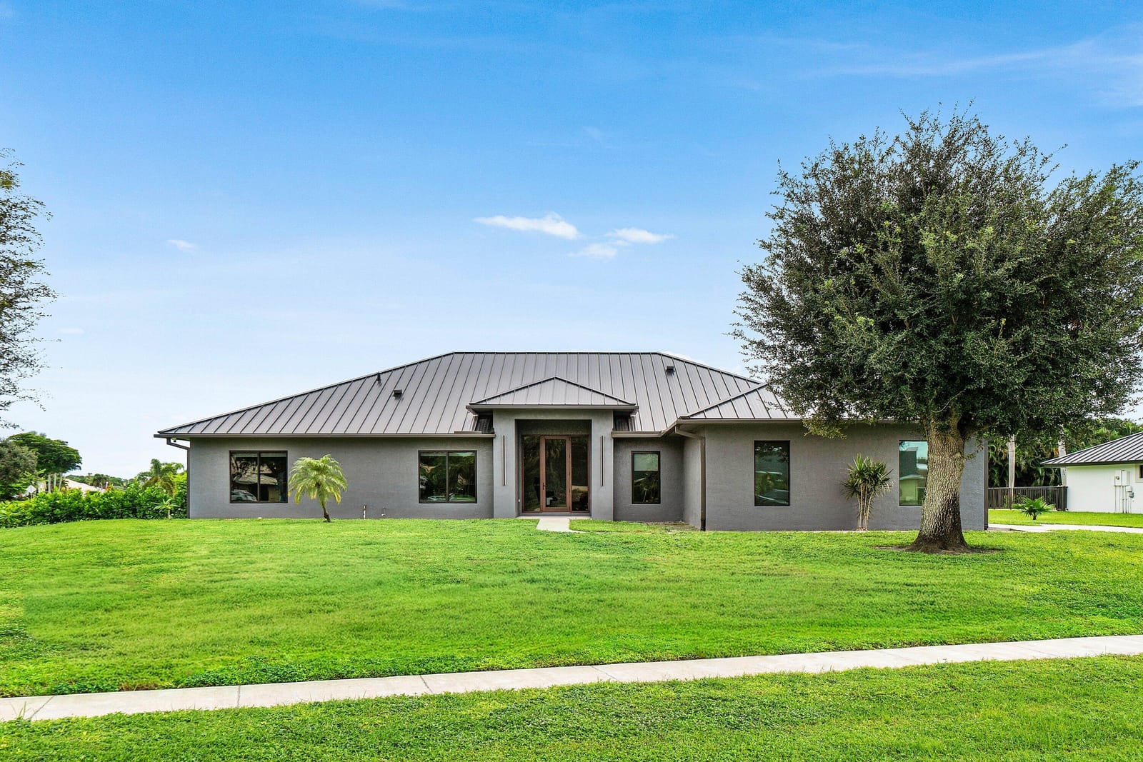 1050 Fairdale Way — photo 1