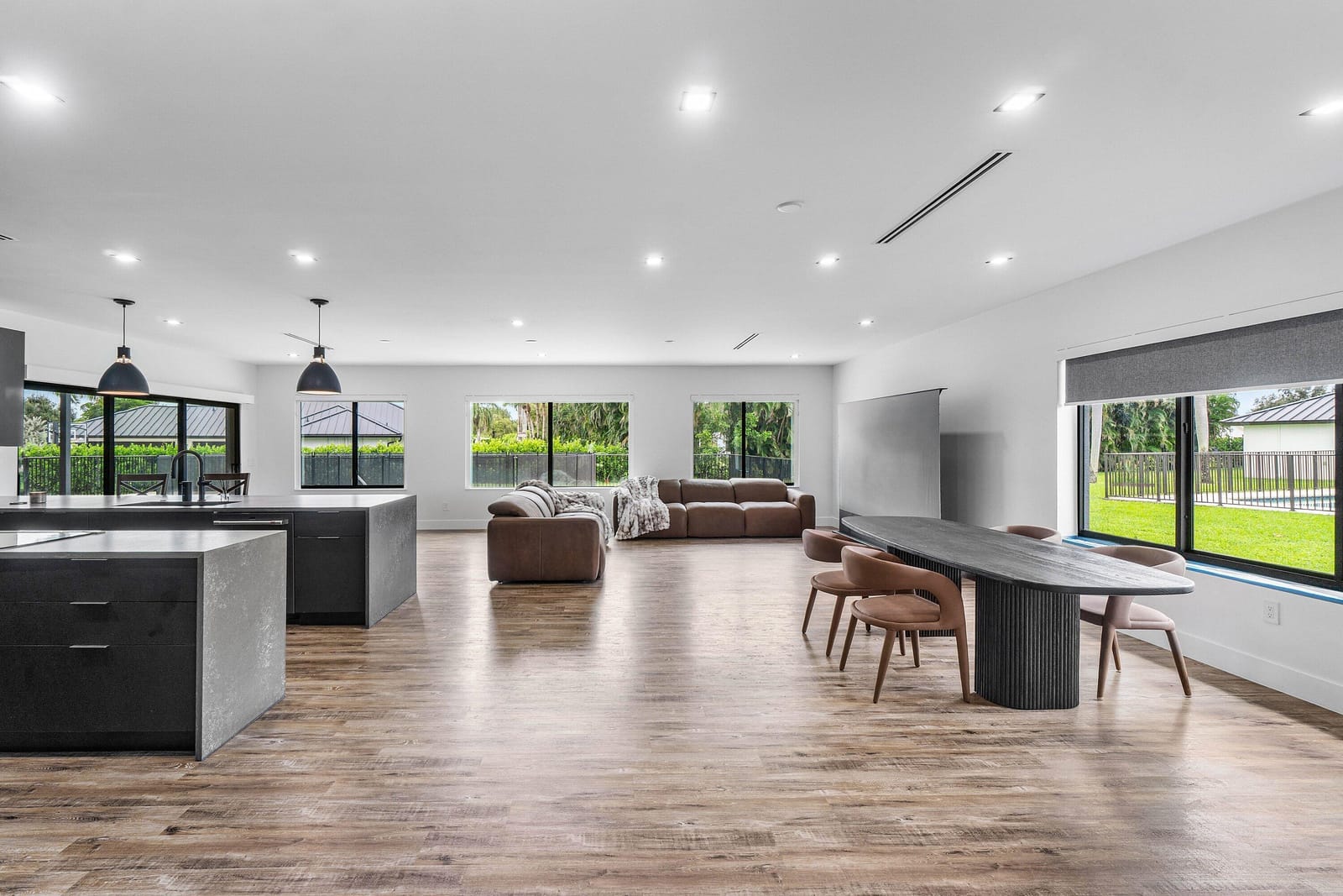 1050 Fairdale Way — photo 3