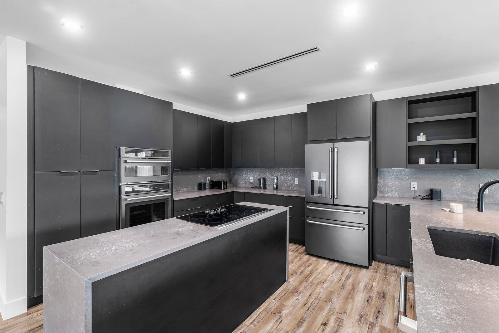 1050 Fairdale Way — photo 8