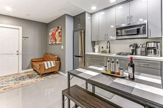 2302 Taylor Street 3, Hollywood, FL 33020