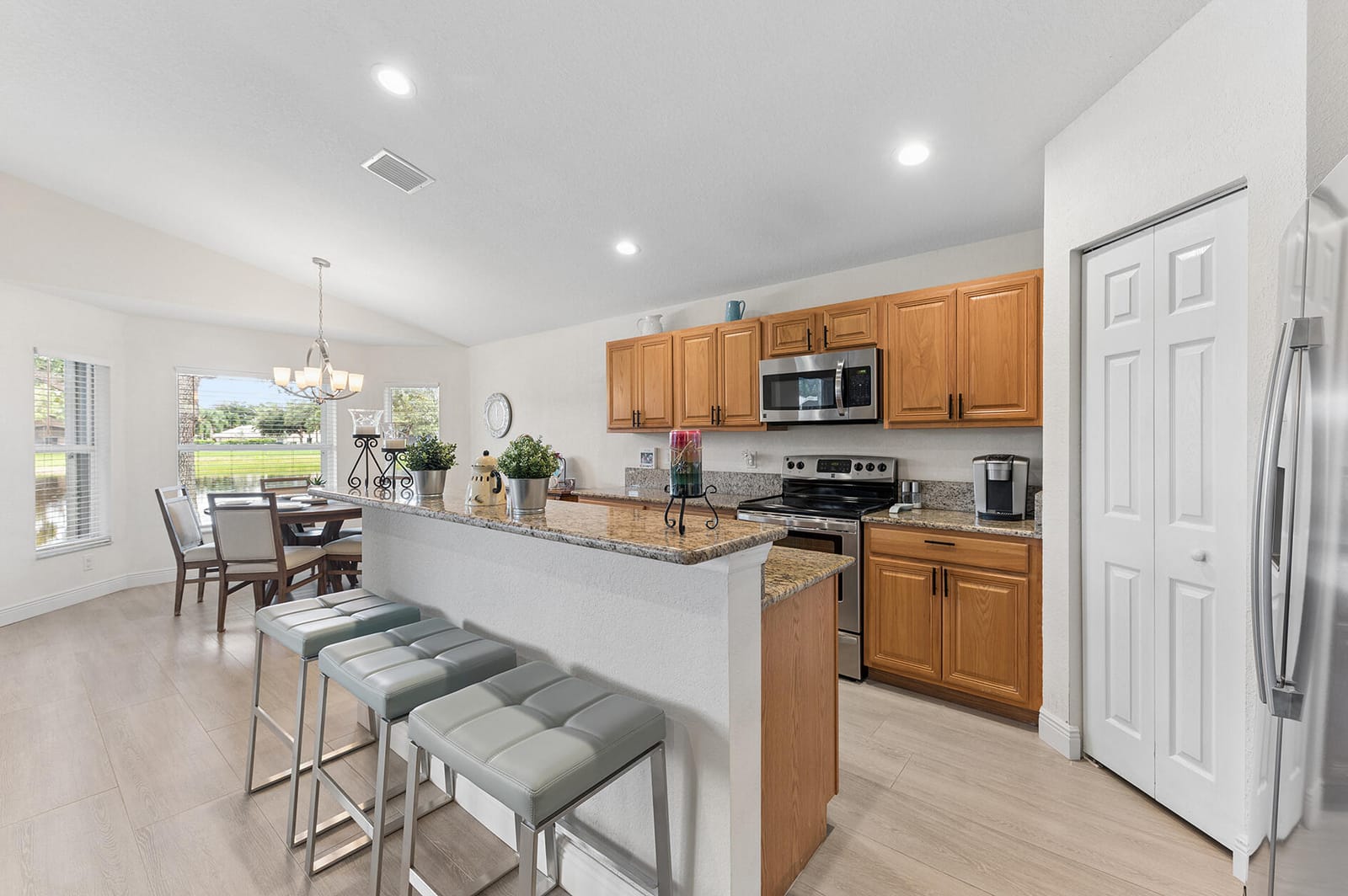 12142 Roma Road — photo 5