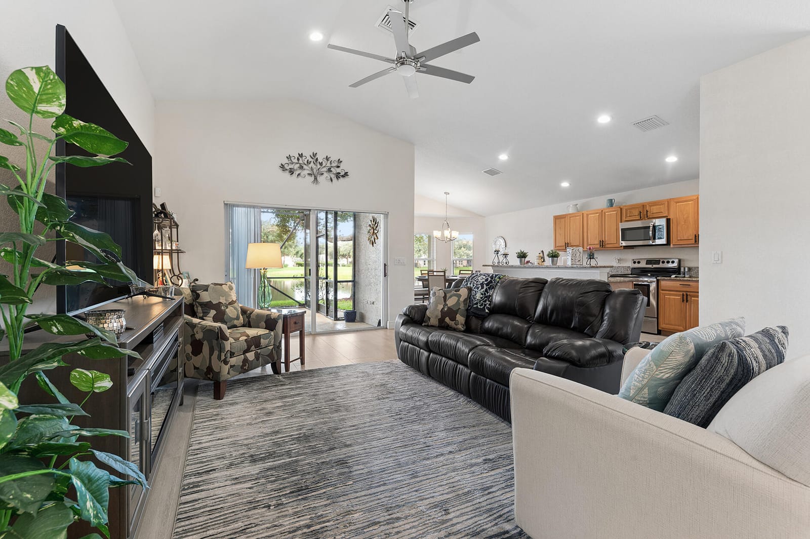 12142 Roma Road — photo 9