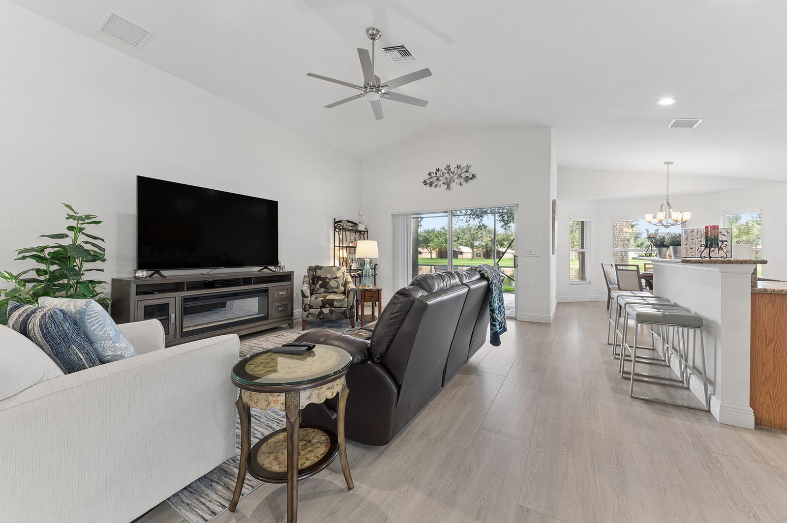 12142 Roma Road — photo 10