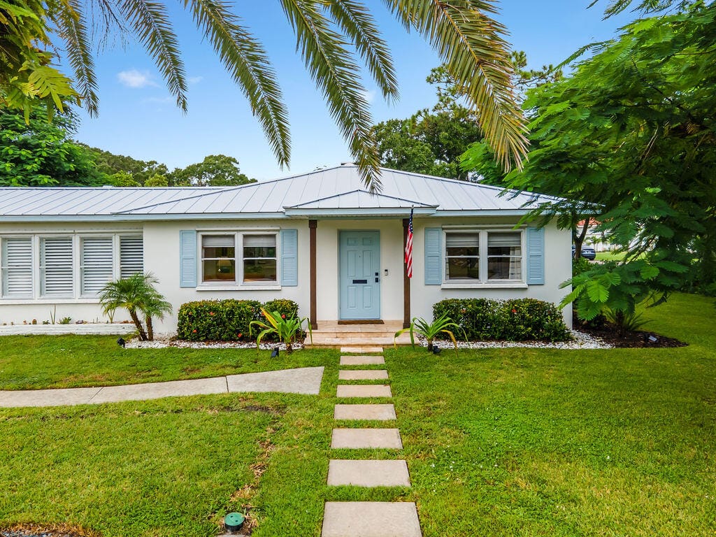 2041 Buena Vista Boulevard — photo 3