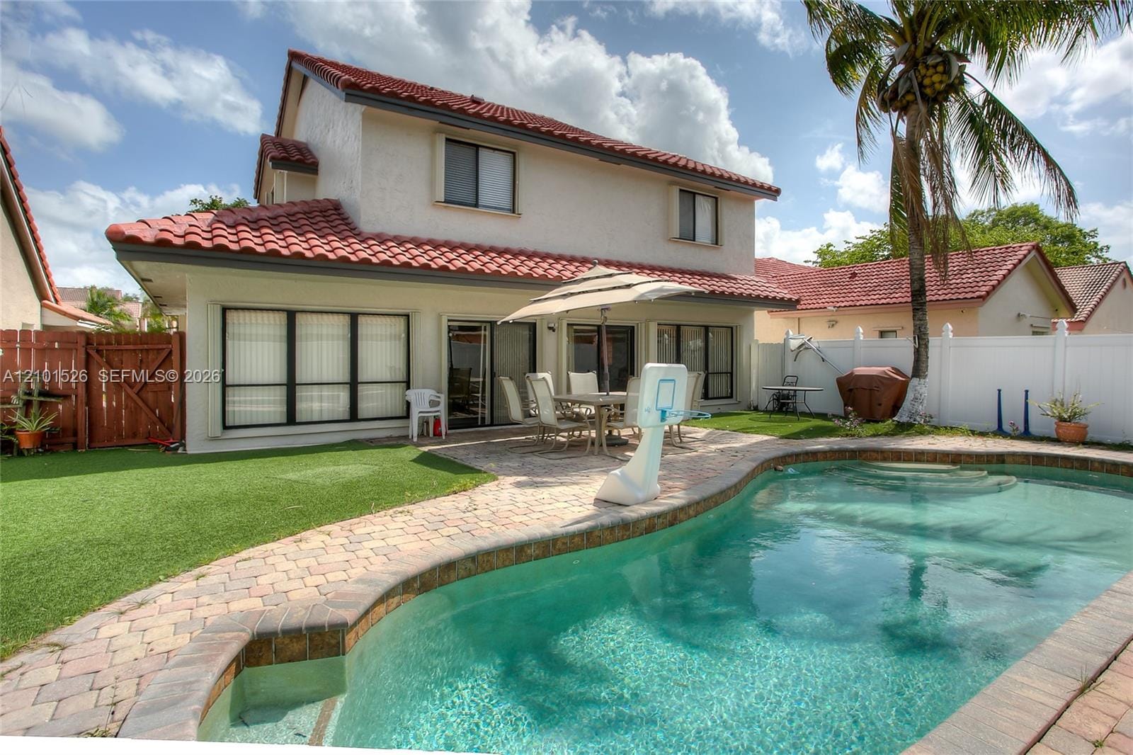9521 NW 18th Manor — photo 3