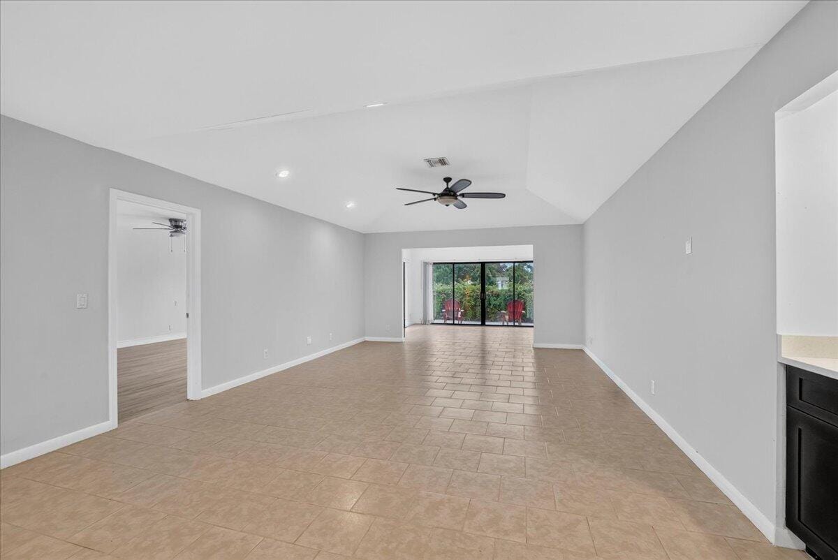 13867 Eastpointe Way — photo 5