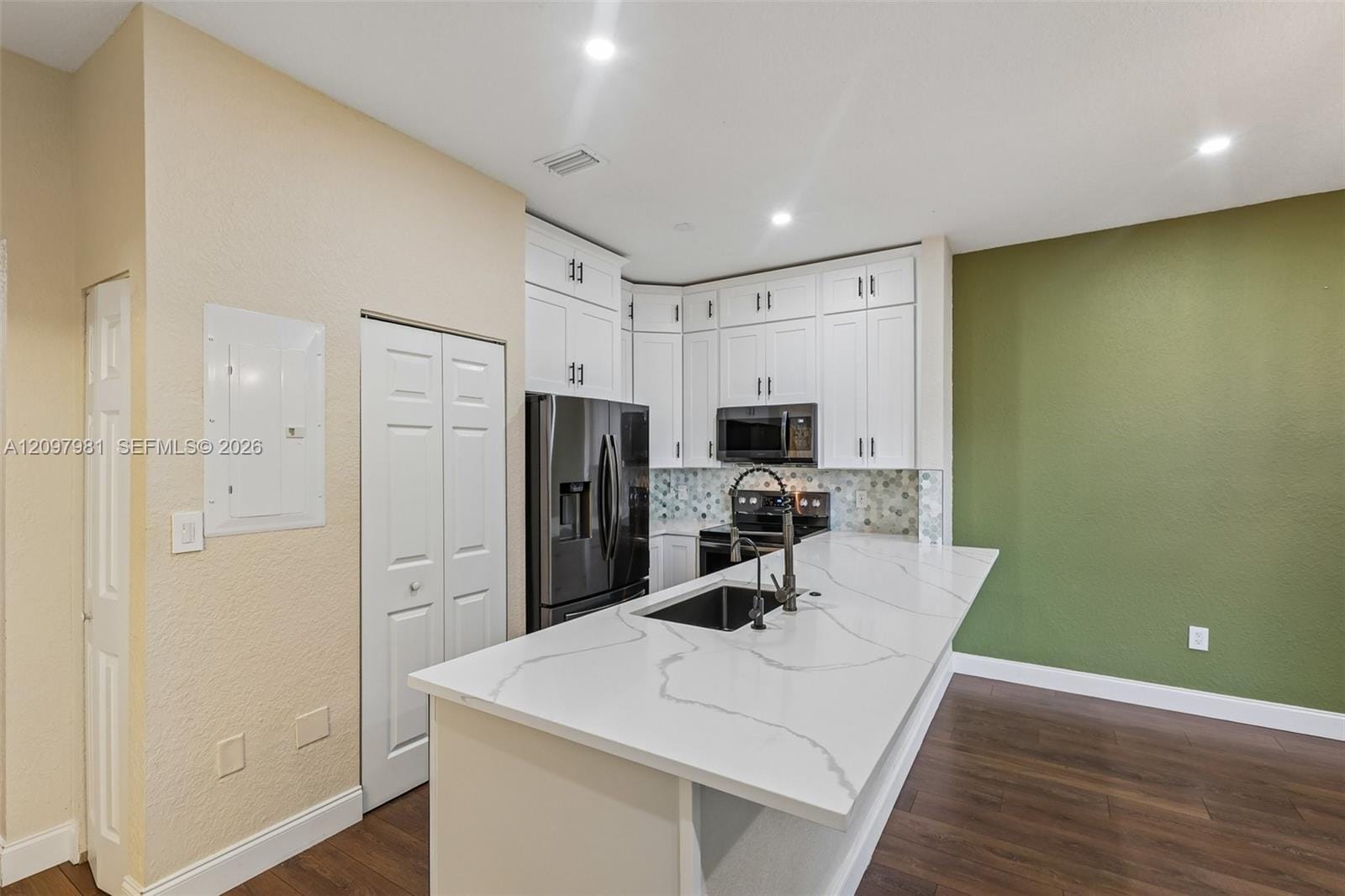 8944 SW 19th Street 907 — photo 9