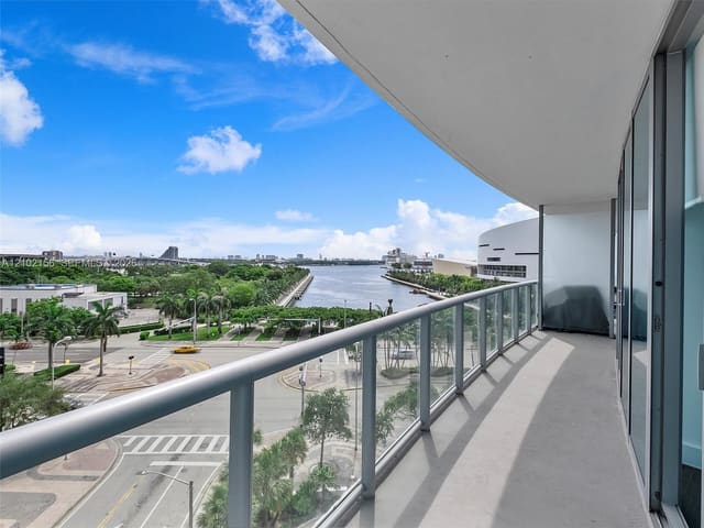 888 Biscayne Boulevard 612, Miami, FL 33132
