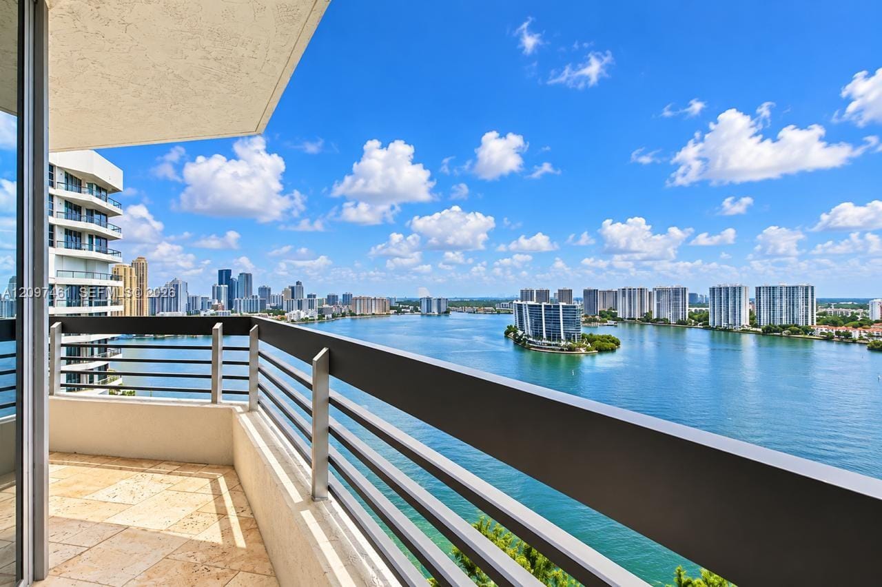 Mystic Pointe Condo No Th, Aventura, FL home for sale at 19101 NE 36th Court 2705