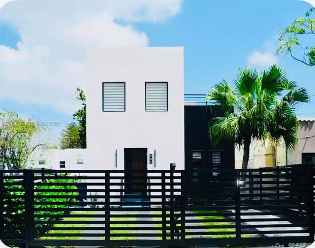 905 SW 13th Court, Miami, FL 33135