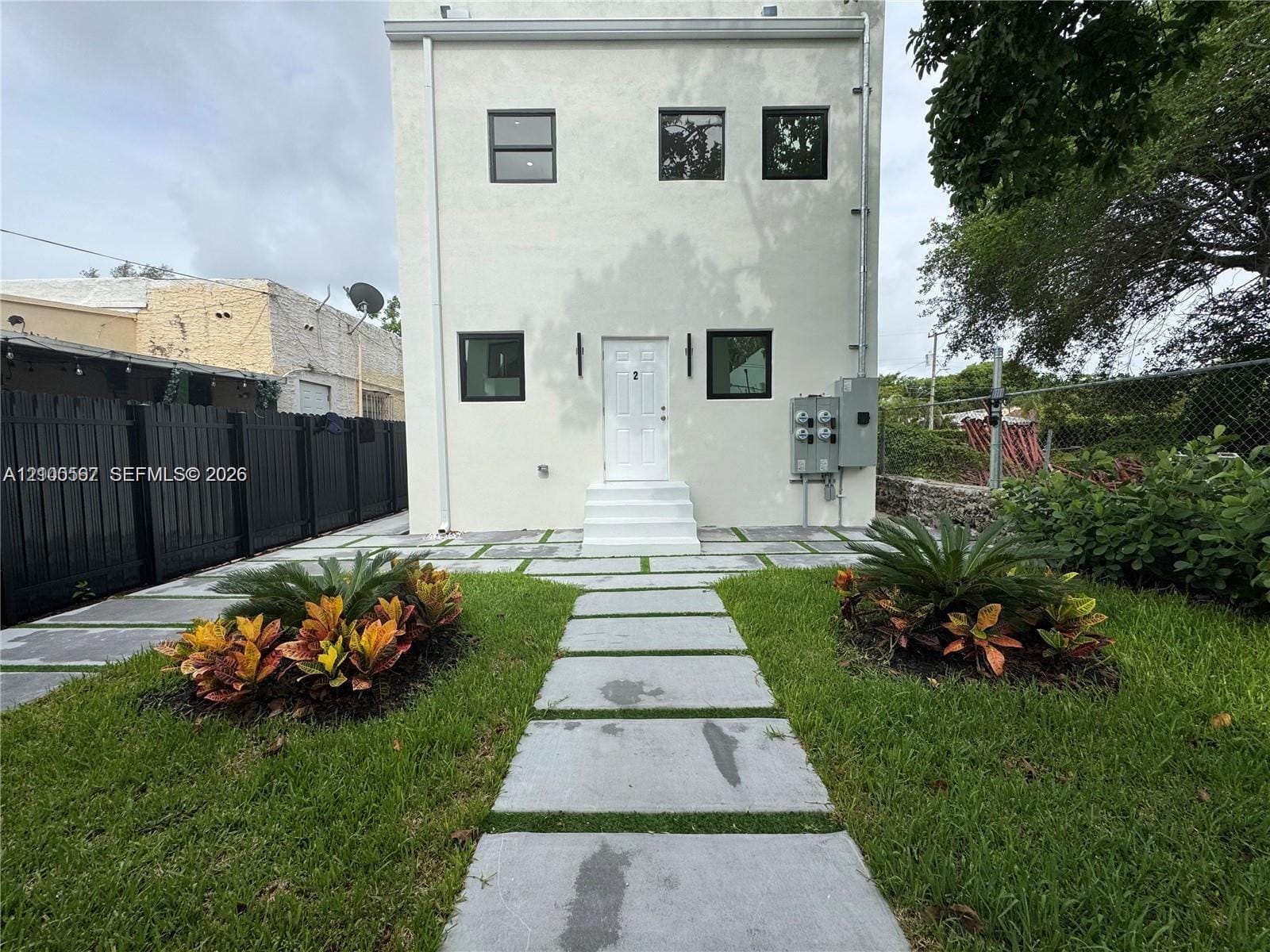 905 SW 13th Court, Miami, FL 33135 photo 2