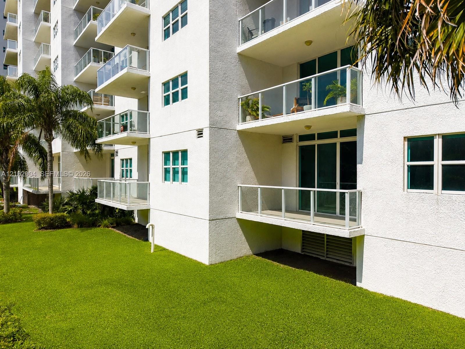 15051 Royal Oaks Lane 102, North Miami, FL 33181 photo 25