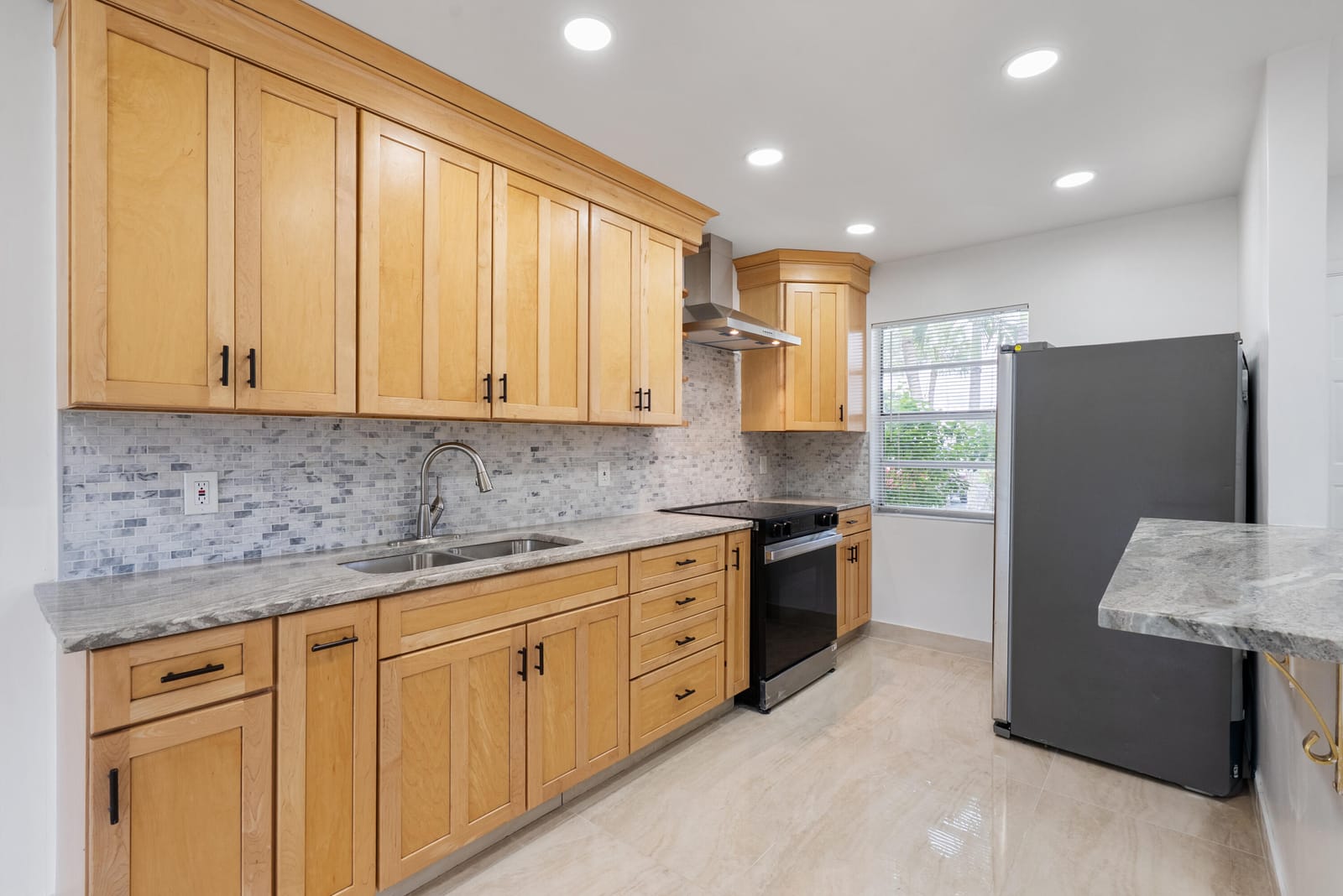 100 Lake Rebecca Drive — photo 3