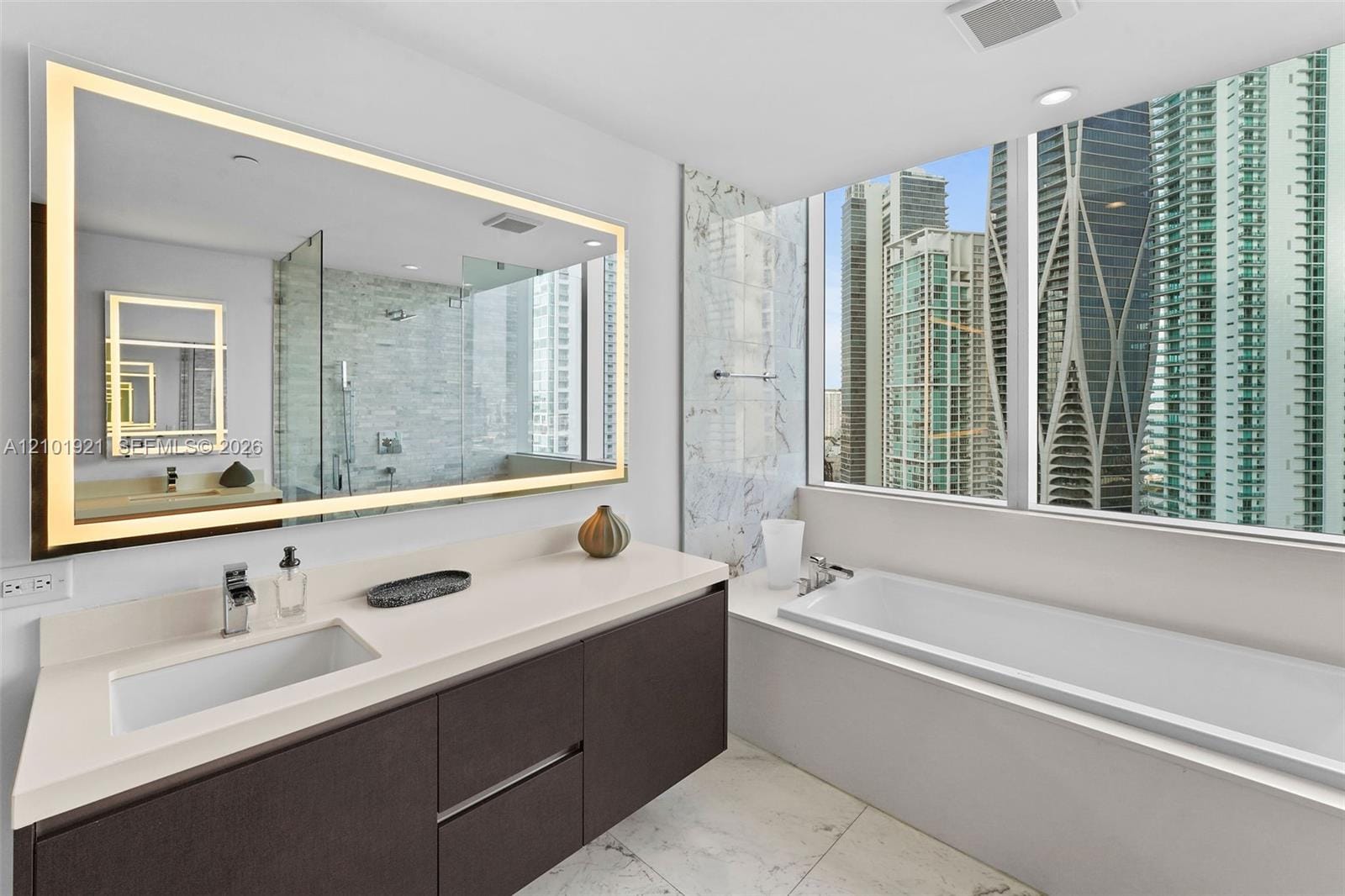 851 NE 1st Avenue 2601, Miami, FL 33132 photo 27