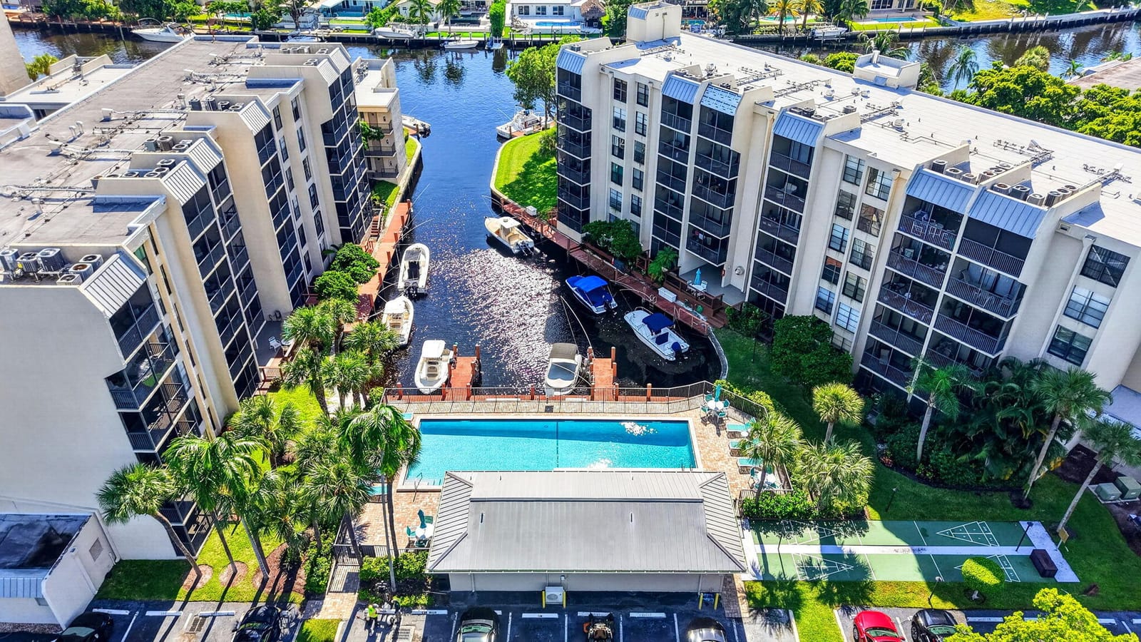 20 ROYAL PALM Way 3010 — photo 2