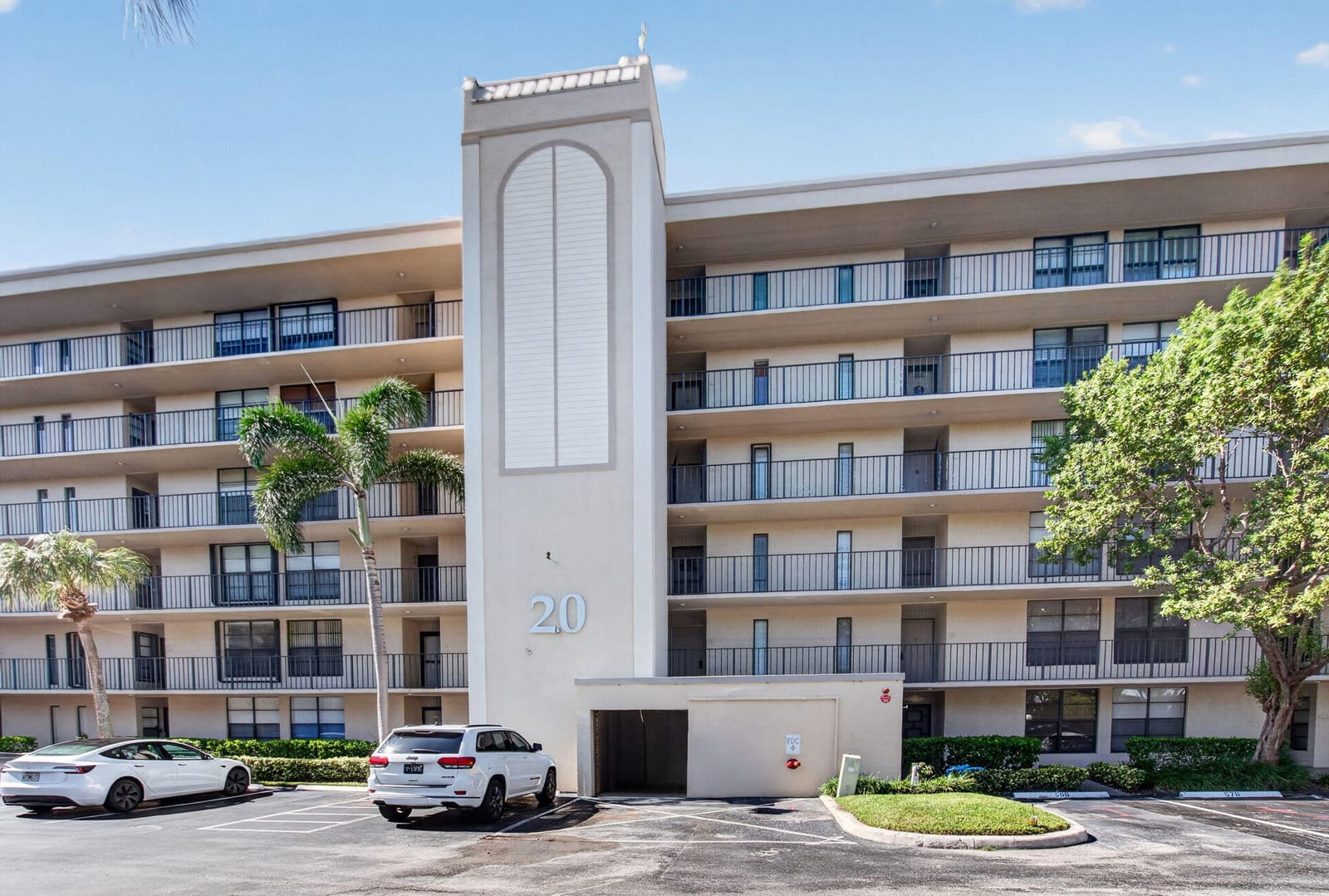 20 ROYAL PALM Way 3010 — photo 5