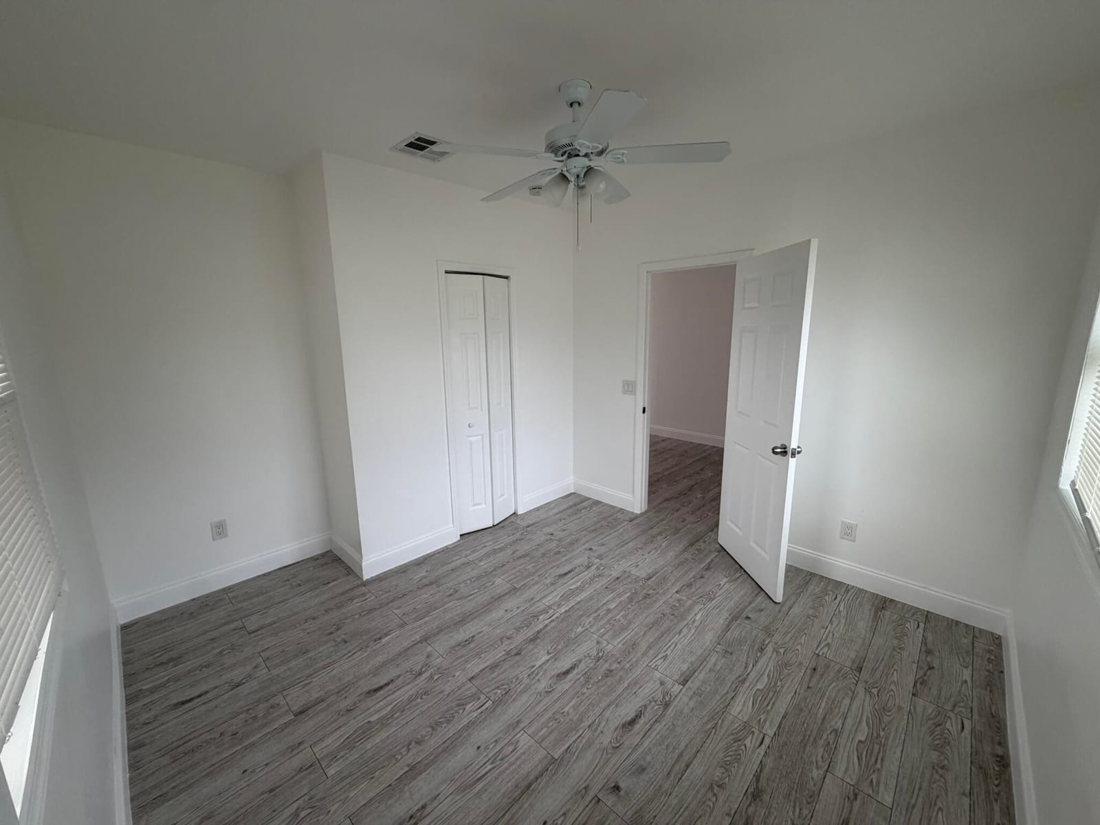 3890 Lakewood Road, Palm Springs, FL 33461 photo 10