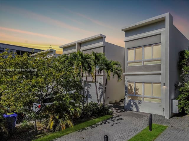 2461 NE 135th Street, North Miami, FL 33181