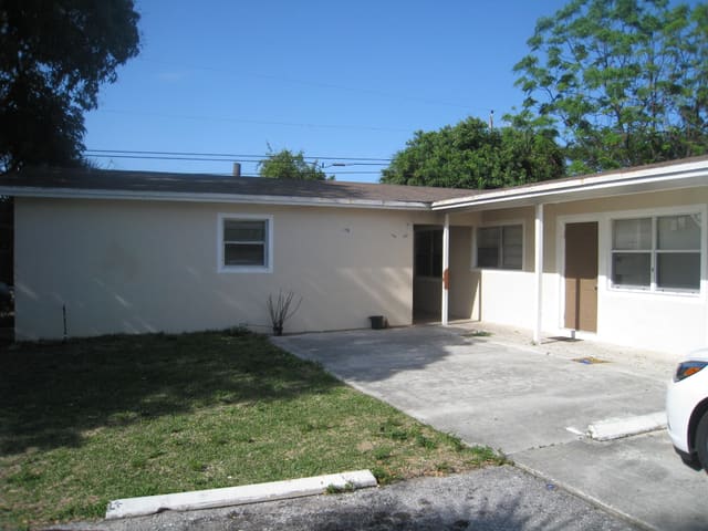 1176 W 32nd Street 3, Riviera Beach, FL 33404