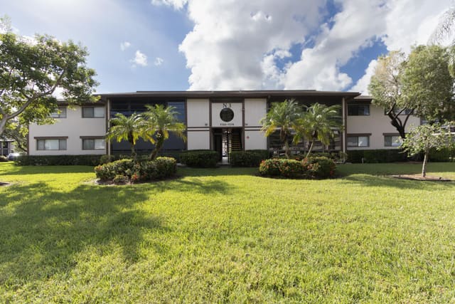 9584 N BELFORT Circle 112, Tamarac, FL 33321