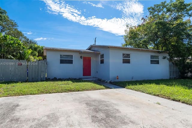 2340 NE 3rd Avenue, Pompano Beach, FL 33060