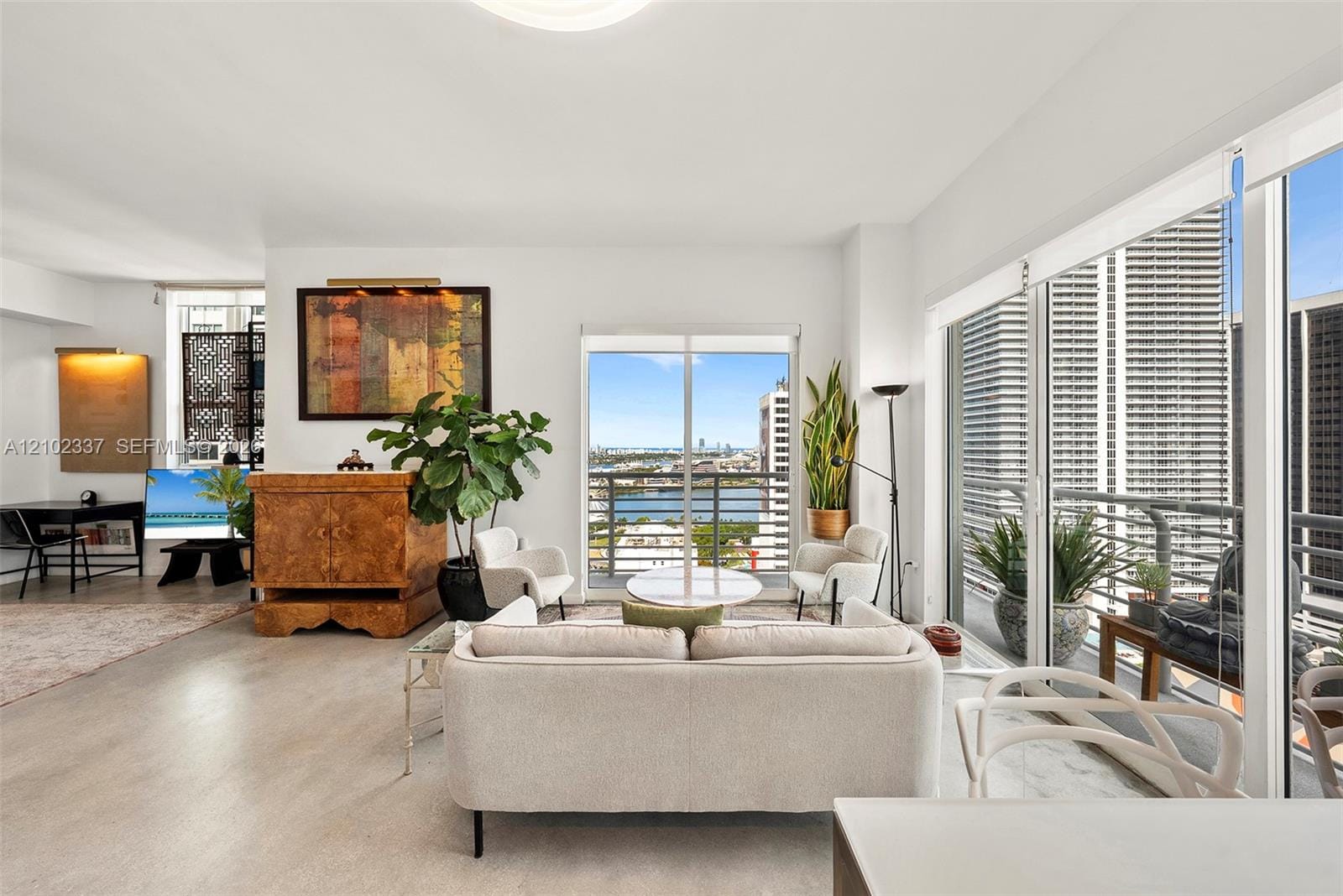 133 NE 2nd Avenue 2702, Miami, FL 33132 photo 2