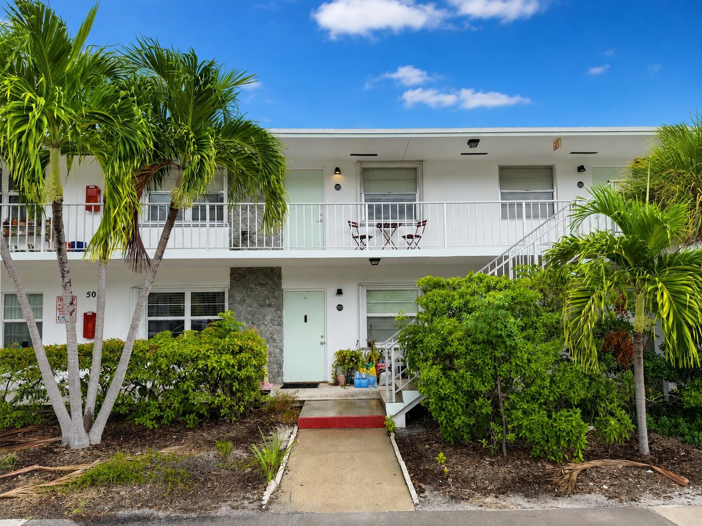 2 bedroom home for sale at 500 1st, Lake Worth Beach, FL 33460 — $2,100