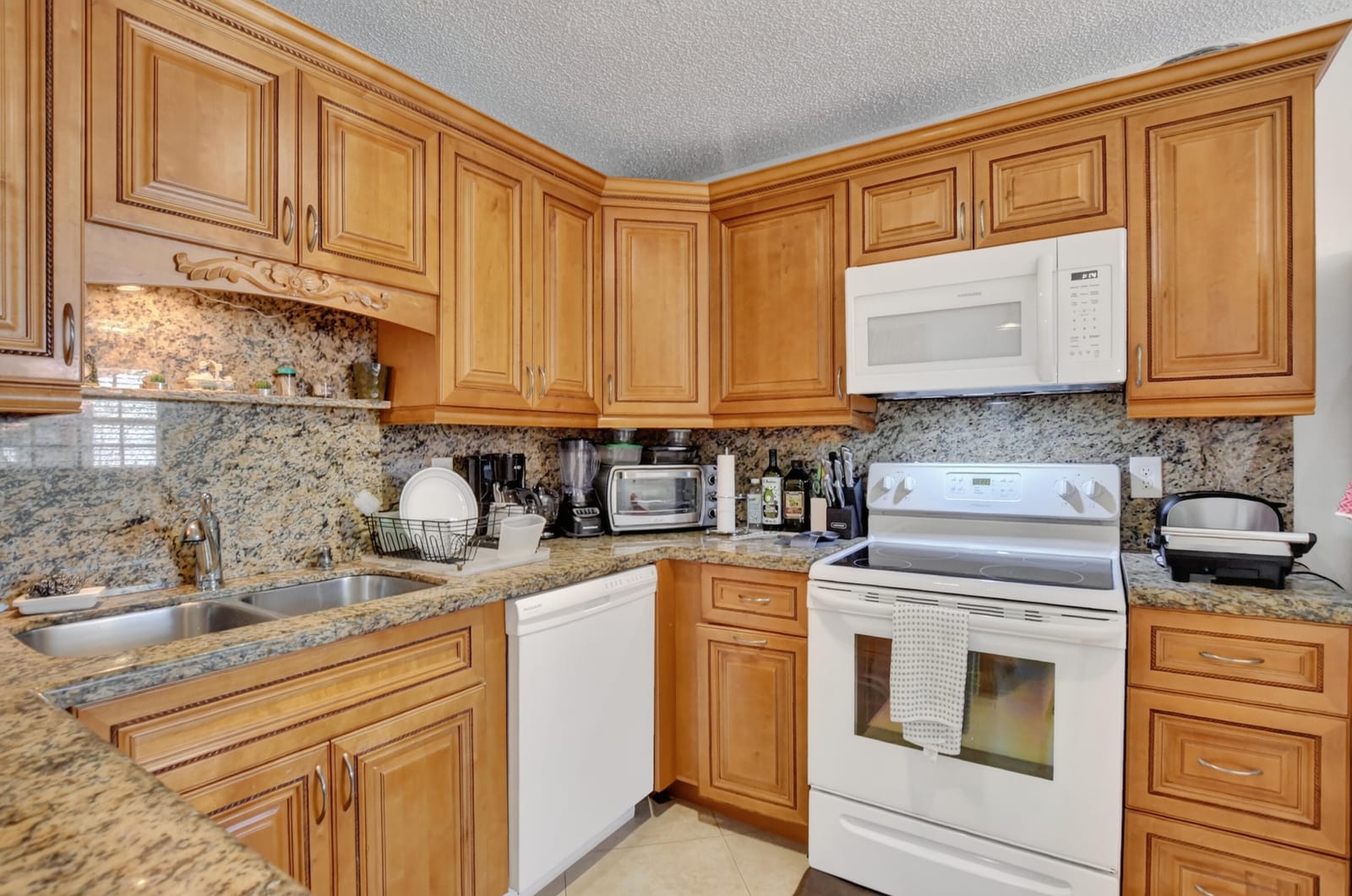 126 CENTENNIAL Court, Deerfield Beach, FL 33442 photo 20