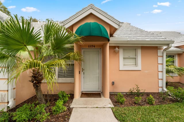 1374 CORAL PARK Lane 803, Vero Beach, FL 32963