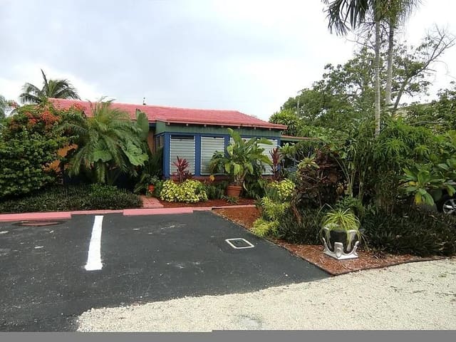 1101 NE 12TH Avenue, Fort Lauderdale, FL 33304