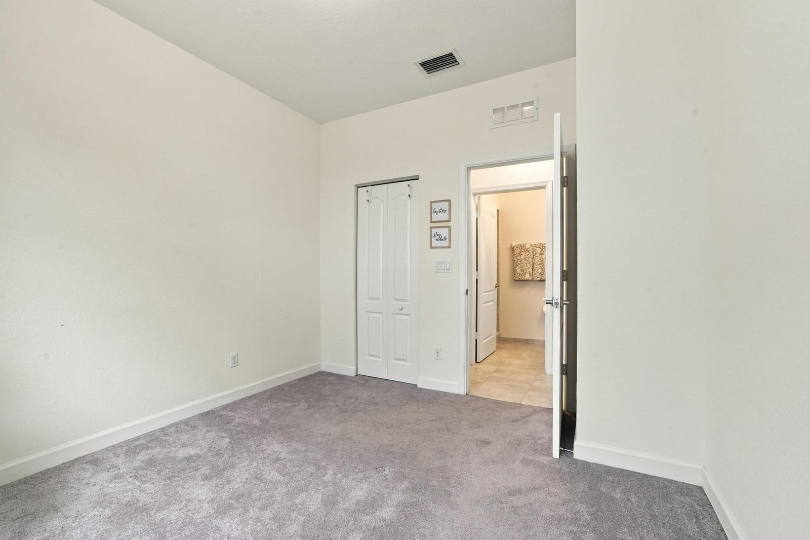 9871 E Villa Circle, Vero Beach, FL 32966 photo 21