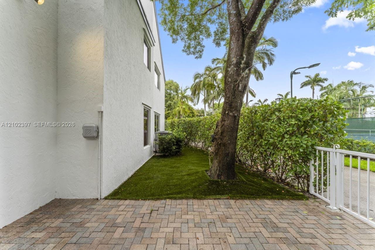 20205 W Oak Haven Circle, Miami, FL 33179 photo 28
