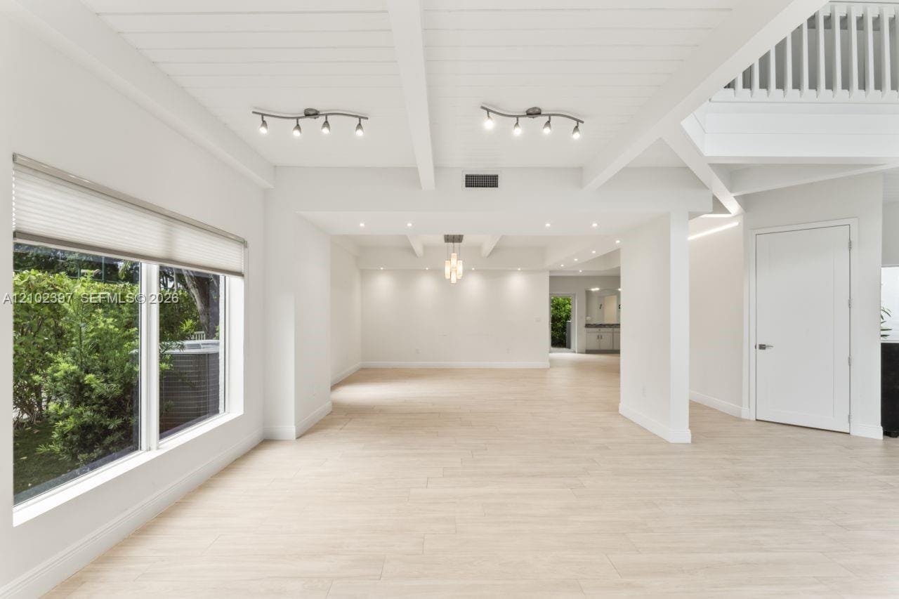 20205 W Oak Haven Circle, Miami, FL 33179 photo 6