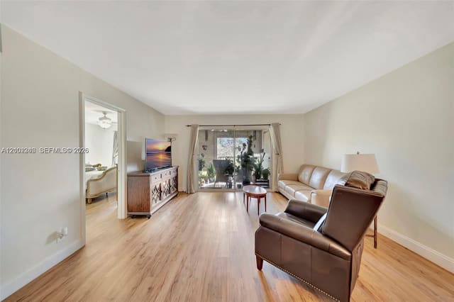 701 SW 128th Avenue 207F, Pembroke Pines, FL 33027