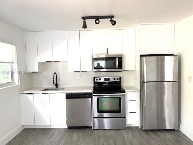 1184 NE 112th Street A, Miami, FL 33161