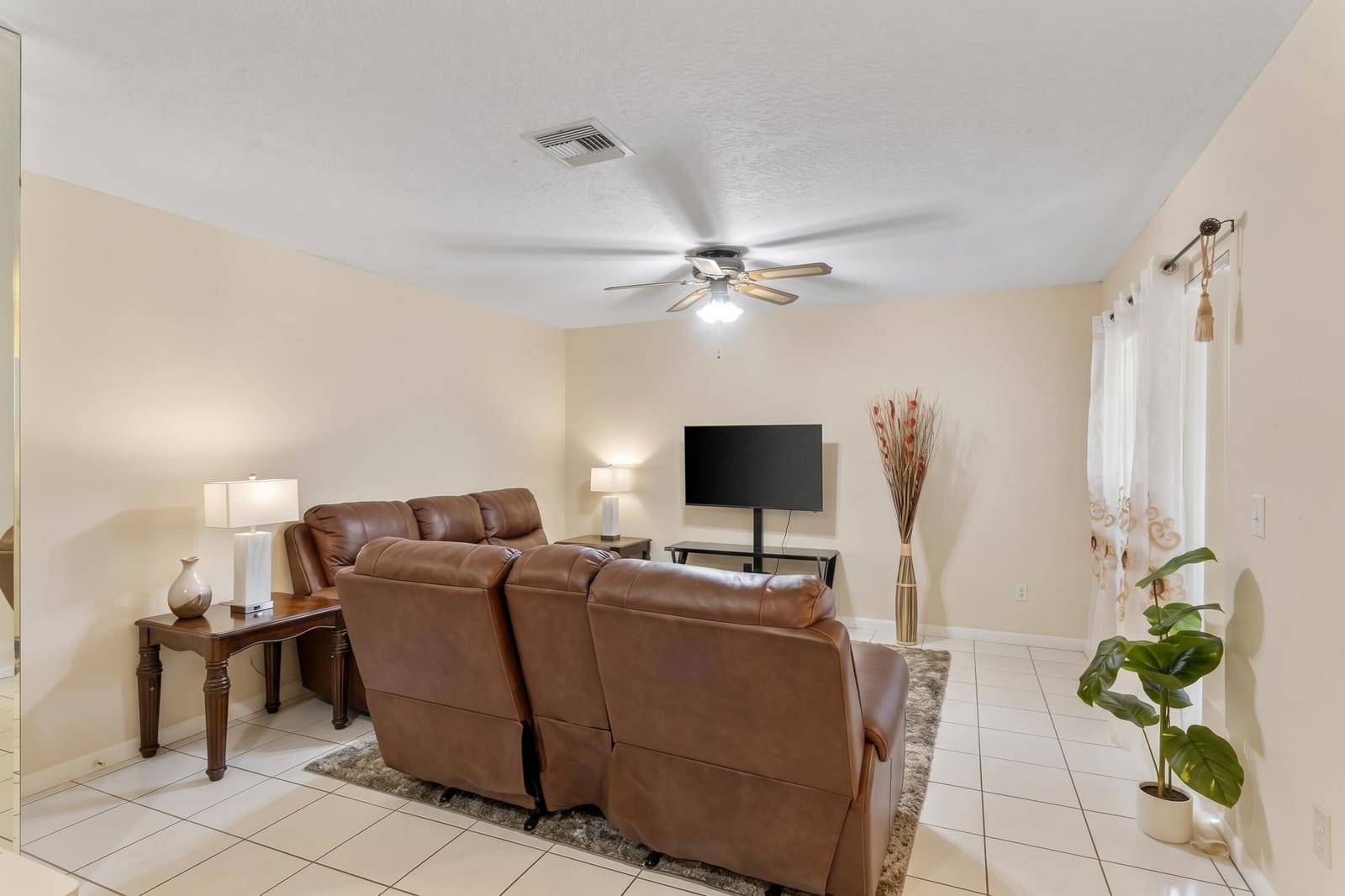 2324 LENA Lane — photo 3