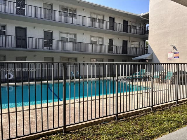 16215 NE 18th Court 104, North Miami Beach, FL 33162